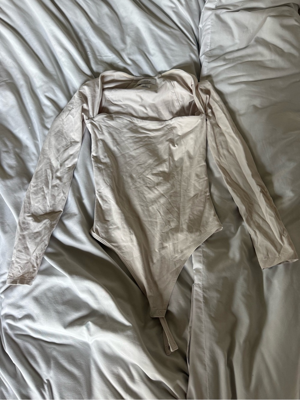 Aritzia Babaton Contour Cream Long Sleeve Square Neck Bodysuit - Small